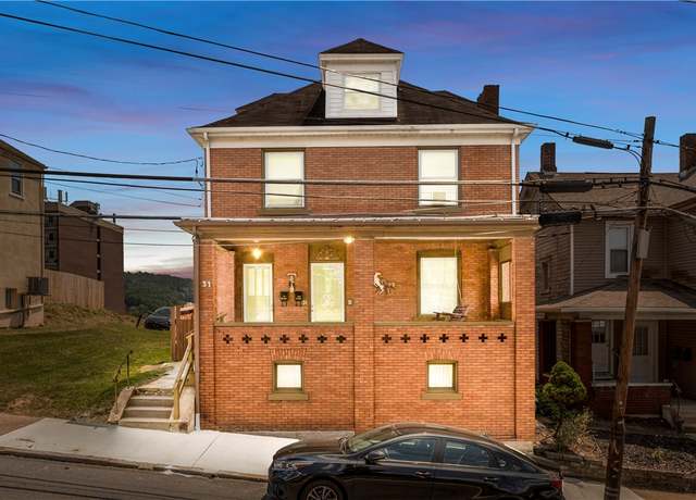 Property at 31 W College St, Canonsburg, PA 15317, 4 beds, 3 baths