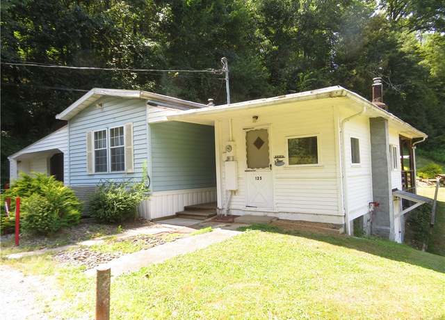 Property at 125 Bolten Ln, Forward Twp - But, PA 16053, 2 beds, 1.5 baths
