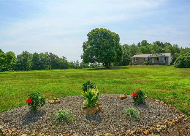 Property at 706 Hall Rd, Clay Twp, PA 16001, 3 beds, 3 baths