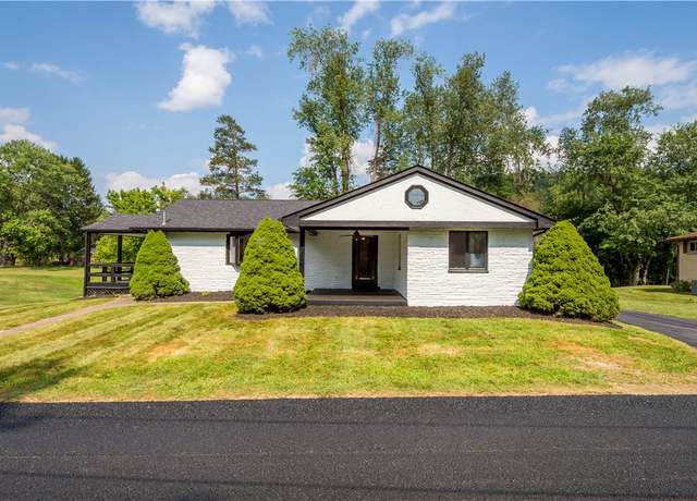 Property at 113 Hatfield Dr, Peters Twp, PA 15367, 3 beds, 2 baths
