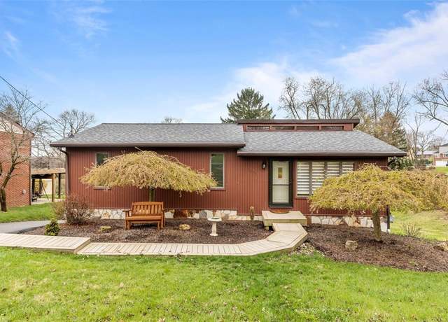 Property at 1671 Charlton Heights Rd, Moon/crescent Twp, PA 15108, 3 beds, 2 baths