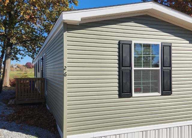Property at 26 Skyview Dr, Oakdale, PA 15071, 3 beds, 2 baths