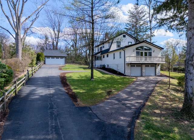 Property at 3252 Comanche Rd, Upper St. Clair, PA 15241, 4 beds, 3.5 baths