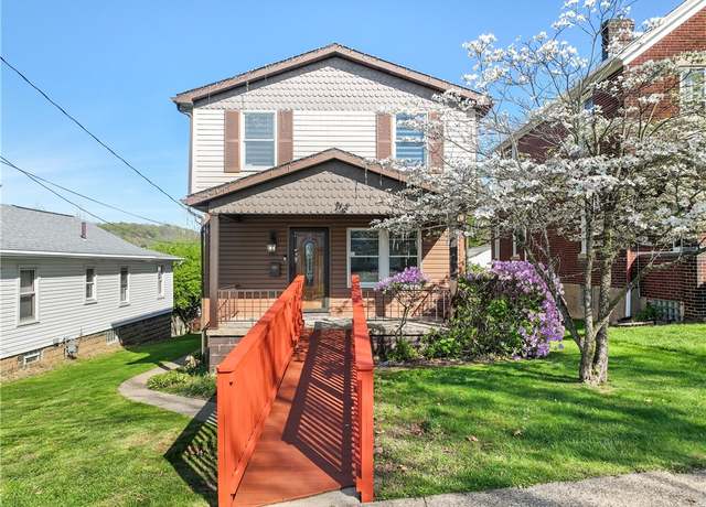 Property at 400 Michigan Ave, Jeannette, PA 15644, 3 beds, 2.5 baths