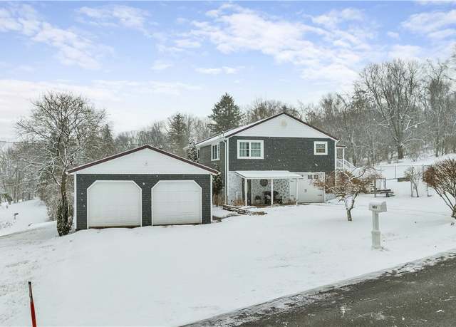 Property at 801 Williams Ave, Connellsville, PA 15425, 4 beds, 1.5 baths