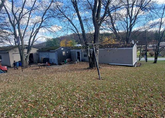 Property at 807 Beatty Village Rd, Unity Twp, PA 15650, 3 beds, 2 baths
