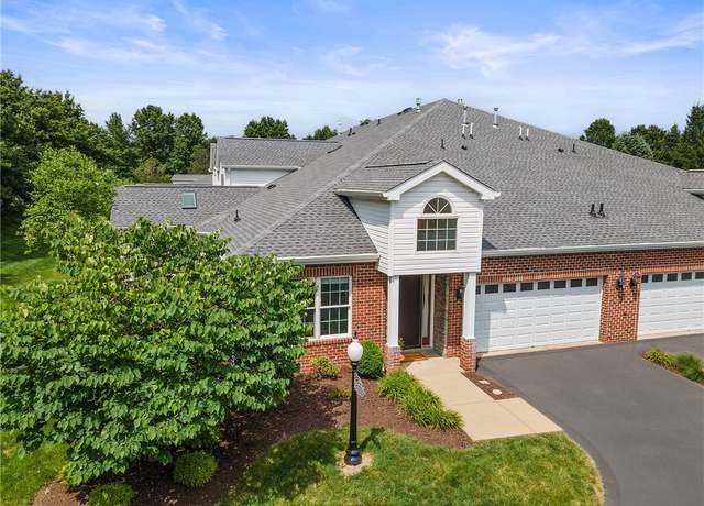 Property at 202 Providence Ct, Adams Twp, PA 16059, 2 beds, 2.5 baths