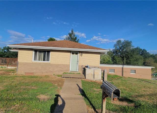 Property at 199 Edgewood Ave, Aliquippa, PA 15001, 3 beds, 2.5 baths