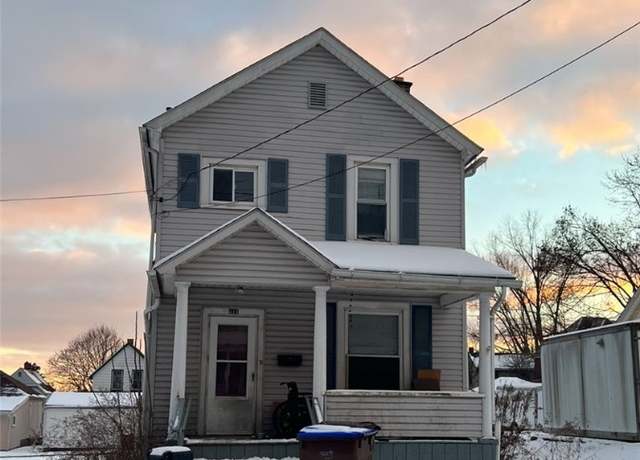 Property at 515 Davis St, Sharon, PA 16146, 3 beds, 1 bath