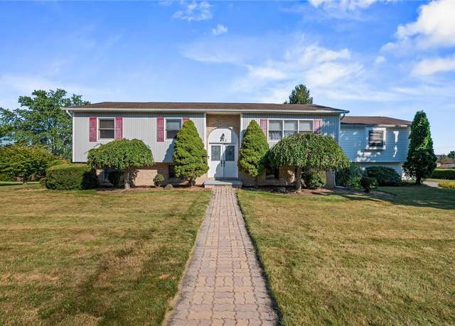 Property at 423 Braddock St, Westmont Hilltop School District, PA 15905, 6 beds, 3.5 baths