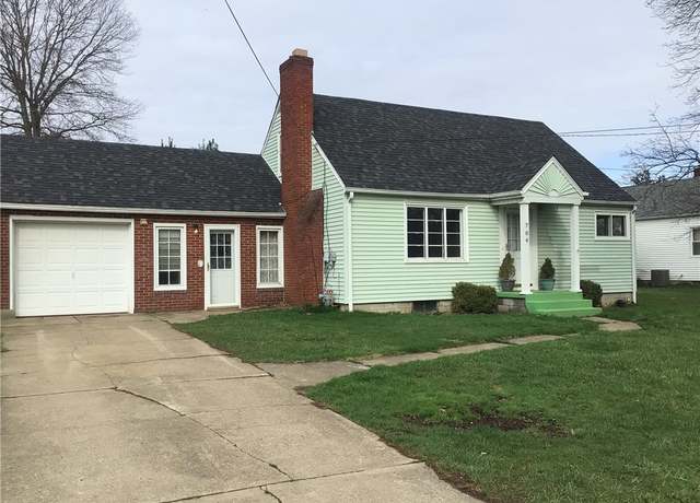 Property at 704 Service Ave, Sharon, PA 16146, 4 beds, 1 bath