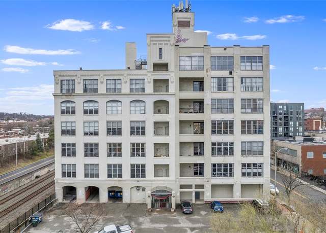 Property at 5850 Centre Ave #215, Shadyside, PA 15206, 1 bed, 1 bath