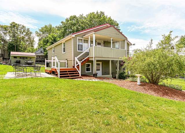 Property at 504 Highland Ave, Jeannette, PA 15644, 5 beds, 2 baths