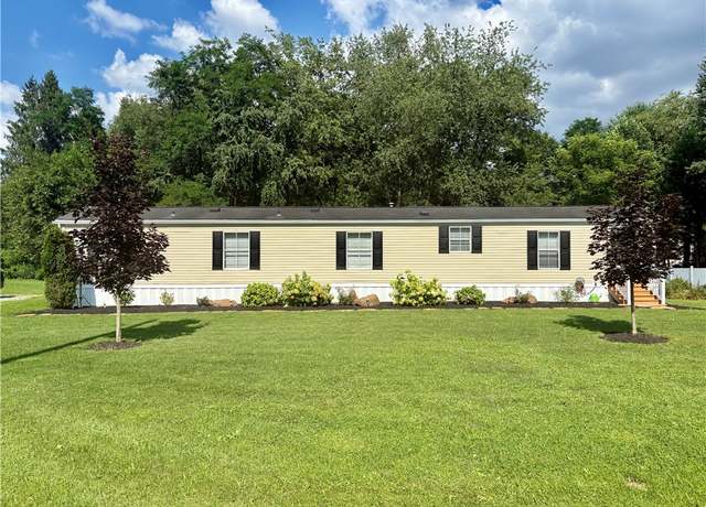 Property at 142 Kingston Club Rd, Derry Twp, PA 15650, 3 beds, 2 baths
