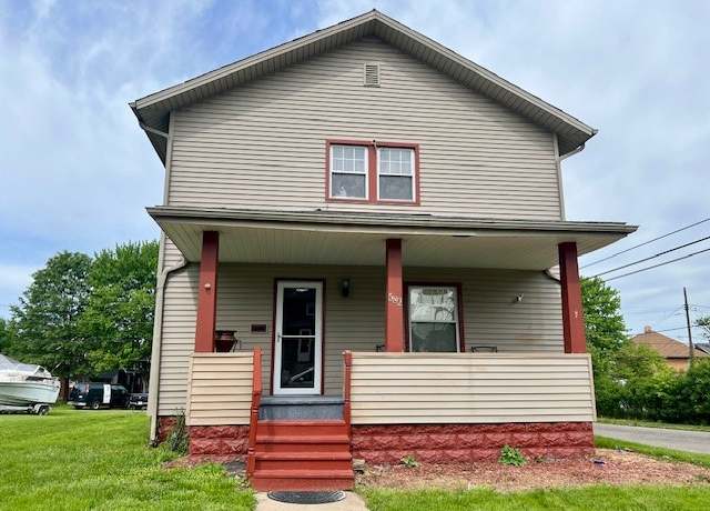 Property at 582 Spruce Ave, Sharon, PA 16146, 3 beds, 1.5 baths