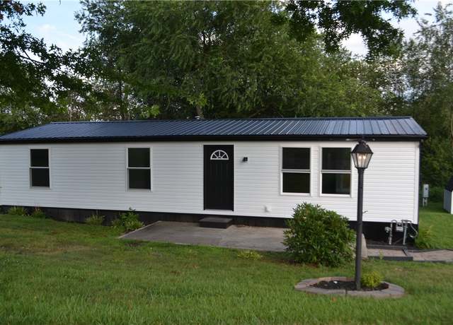 Property at 105 York Rd, Cranberry Twp, PA 16066, 3 beds, 1 bath