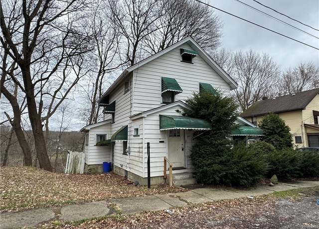 Property at 722 Neshannock Blvd, New Castle/2nd, PA 16101, 2 beds, 1 bath