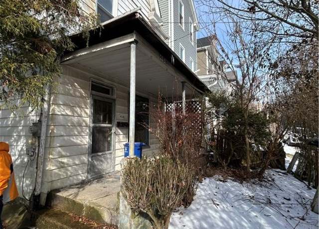 Property at 458 Wyola St, Mt Washington, PA 15211, 2 beds, 1.5 baths