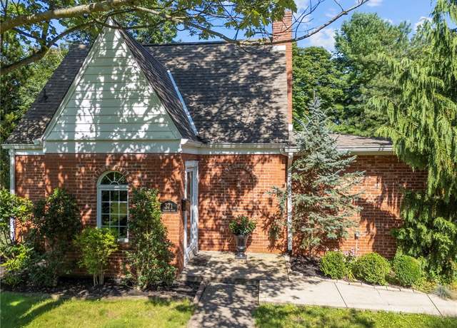 Property at 371 Highland Rd, Penn Hills, PA 15235, 3 beds, 2.5 baths
