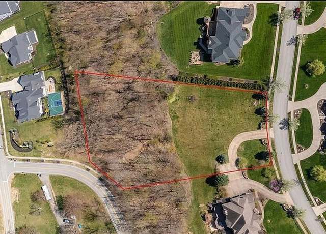 Property at 105 Windwood Heights Dr, Cranberry Twp, PA 16066