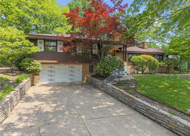 Property at 194 Southvue Dr, Whitehall, PA 15236, 4 beds, 2.5 baths