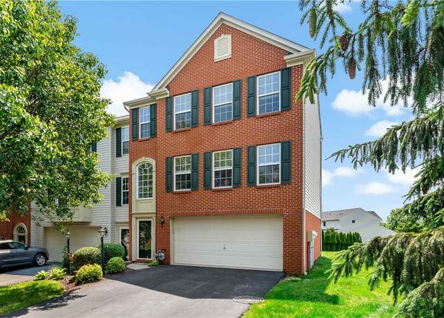 Property at 2000 Michael Dr, Baldwin Boro, PA 15227, 3 beds, 2.5 baths