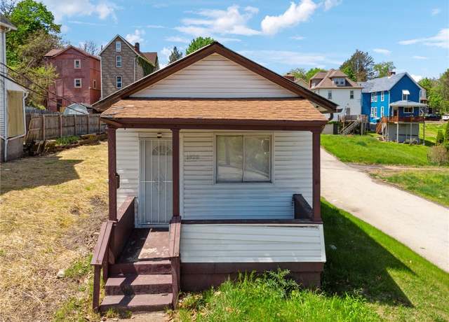 Property at 1828 Evans Ave, Mckeesport, PA 15132, 1 bed, 1 bath