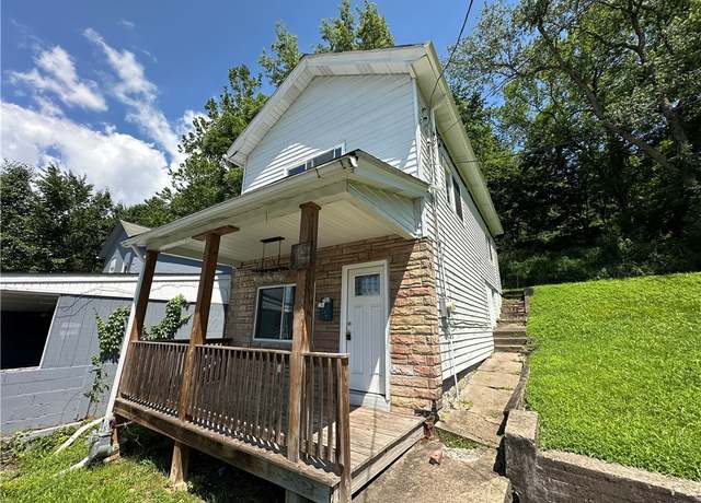 Property at 725 Valley St, Oakmont, PA 15139, 2 beds, 2 baths