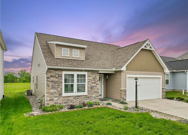 Property at 1024 Colonial Dr, Menallen Twp, PA 15401, 3 beds, 2 baths