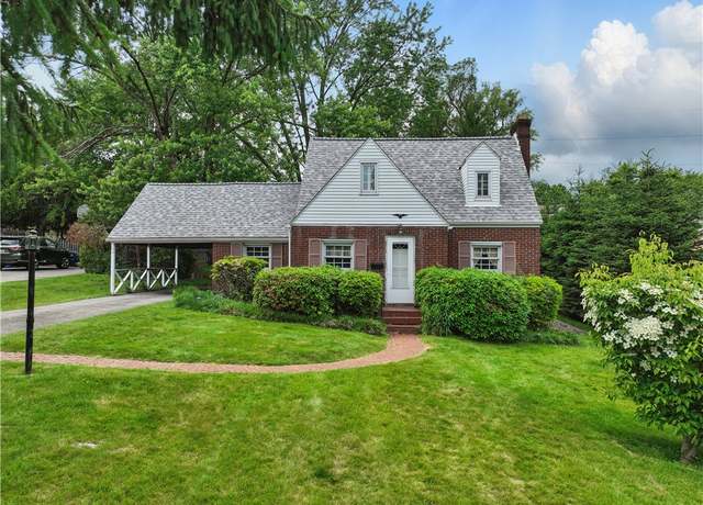 Property at 13 Old Ox Rd, Bethel Park, PA 15102, 2 beds, 1.5 baths