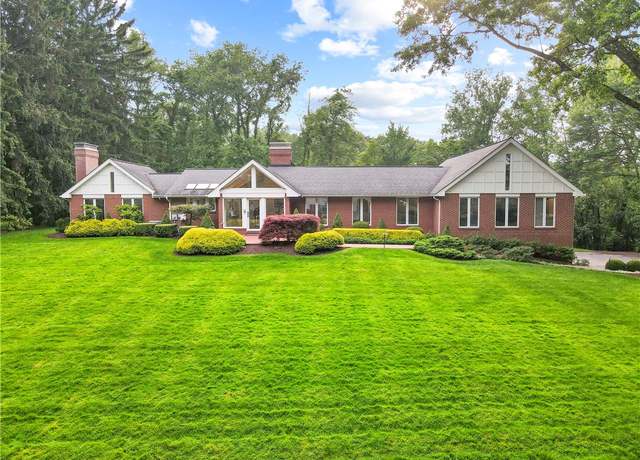 Property at 241 W Chapel Ridge Rd, Fox Chapel, PA 15238, 5 beds, 5.5 baths