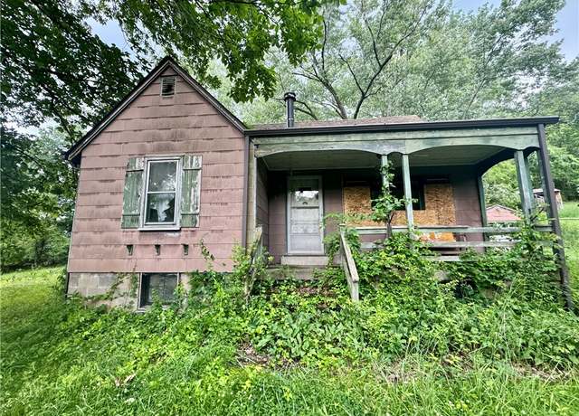 Property at 263 Elicker Rd, Plum Boro, PA 15239, 4 beds, 1 bath