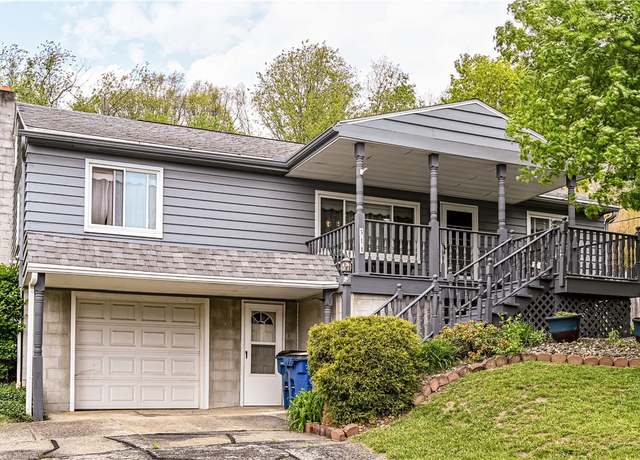 Property at 311 S 7th St, Youngwood, PA 15697, 3 beds, 2 baths