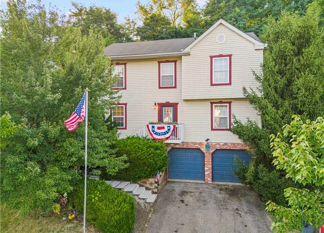 Property at 214 Hooks Ln, Canonsburg, PA 15317, 4 beds, 2.5 baths