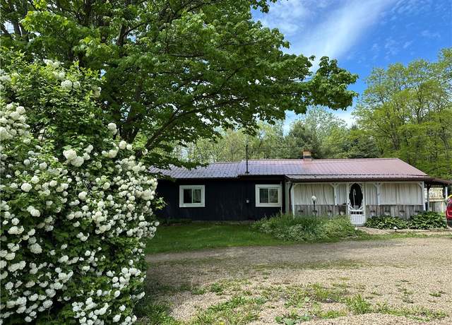 Property at 1641 Clintonville Rd, Irwin Twp, PA 16038, 2 beds, 1 bath
