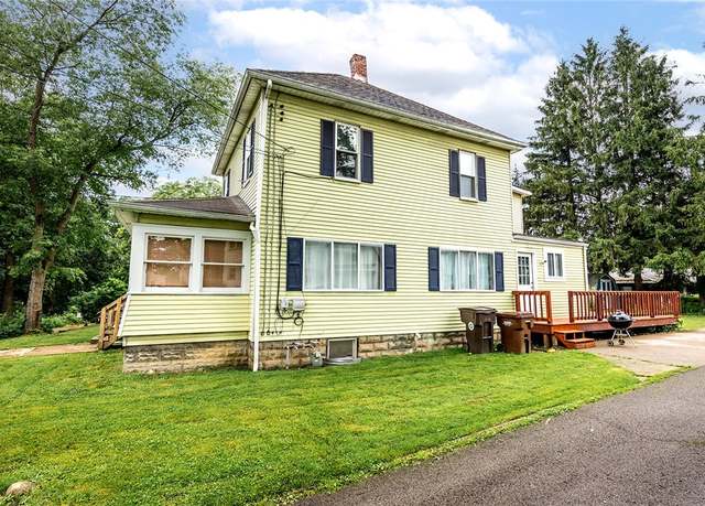 Property at 407 Hill St, Grove City Boro, PA 16127, 4 beds, 2 baths