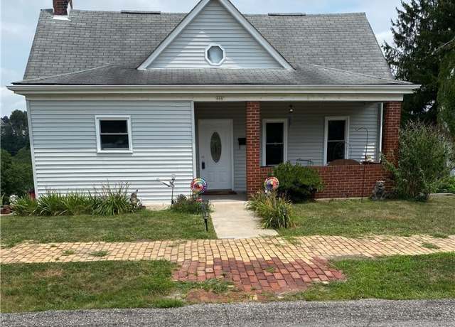 Property at 308 Station St, Mcdonald - Wsh, PA 15057, 1 bed, 2 baths