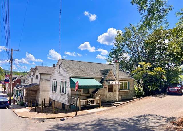 Property at 325 Chambers St, East Vandergrift, PA 15629, 2 beds, 1.5 baths