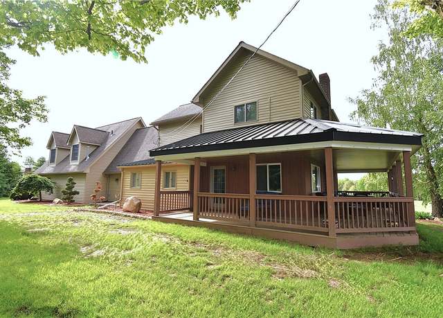 Property at 842 Fredonia Rd, Stoneboro, PA 16153, 5 beds, 3 baths