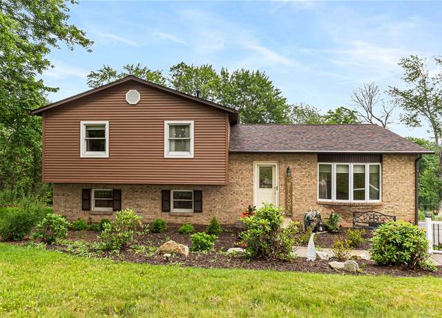 Property at 223 Horseshoe Dr, Adams Twp, PA 16046, 4 beds, 3.5 baths