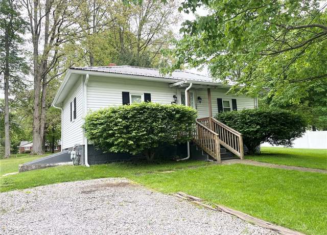Property at 708 Stockton Ave, Grove City Boro, PA 16127, 1 bed, 1 bath