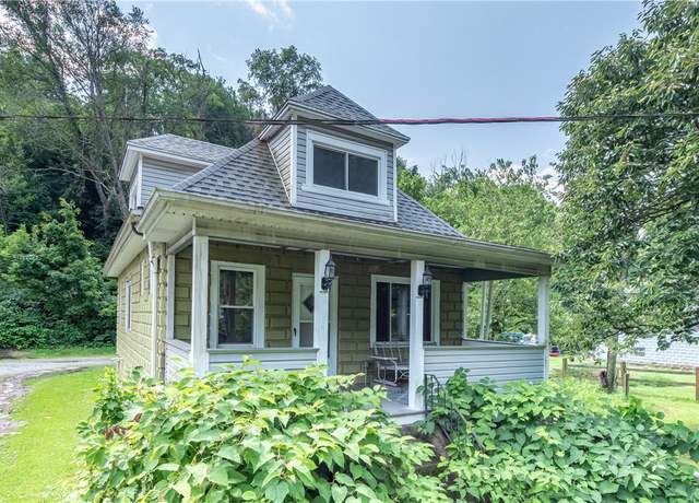 Property at 3310 5th Ave, N Versailles, PA 15137, 3 beds, 1 bath