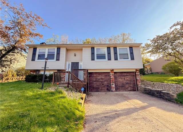 Property at 133 Glengarry Dr, Moon/crescent Twp, PA 15108, 3 beds, 1.5 baths