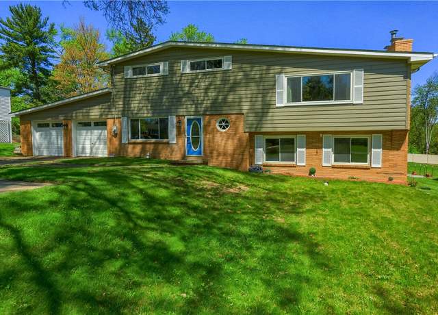 Property at 223 Springer Dr, Moon/crescent Twp, PA 15108, 4 beds, 2.5 baths
