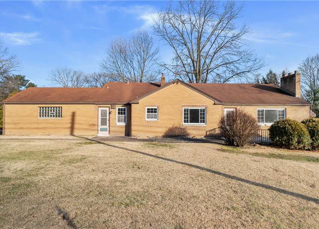 Property at 2806 Anderson Dr, Hampton, PA 15101, 3 beds, 3 baths