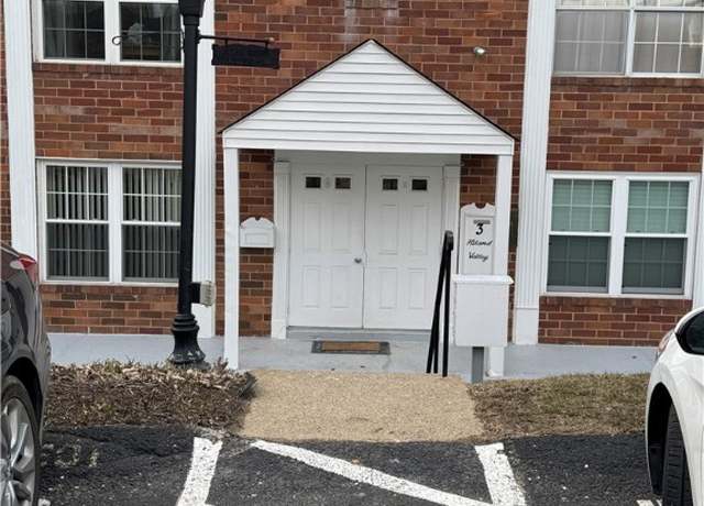 Property at 3 Hiland Valley Dr #303, Ross Twp, PA 15229, 1 bed, 1 bath