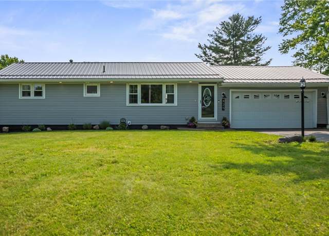 Property at 825 Gail Dr, Hermitage, PA 16148, 3 beds, 1.5 baths