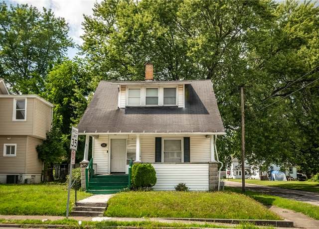 Property at 580 Stambaugh Ave, Sharon, PA 16146, 2 beds, 1.5 baths