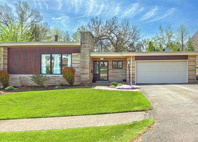Property at 96 Montview St, Uniontown, PA 15401, 3 beds, 2.5 baths