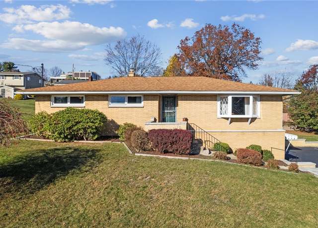 Property at 15 Mclaughlin Dr, Hempfield Twp - Wml, PA 15601, 3 beds, 1.5 baths